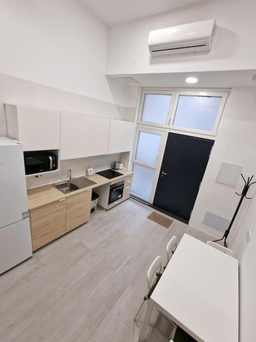 Seco Calle, Precisos Loft Super Equipado Cerca De Metro Pacifico Madrid Dış mekan fotoğraf